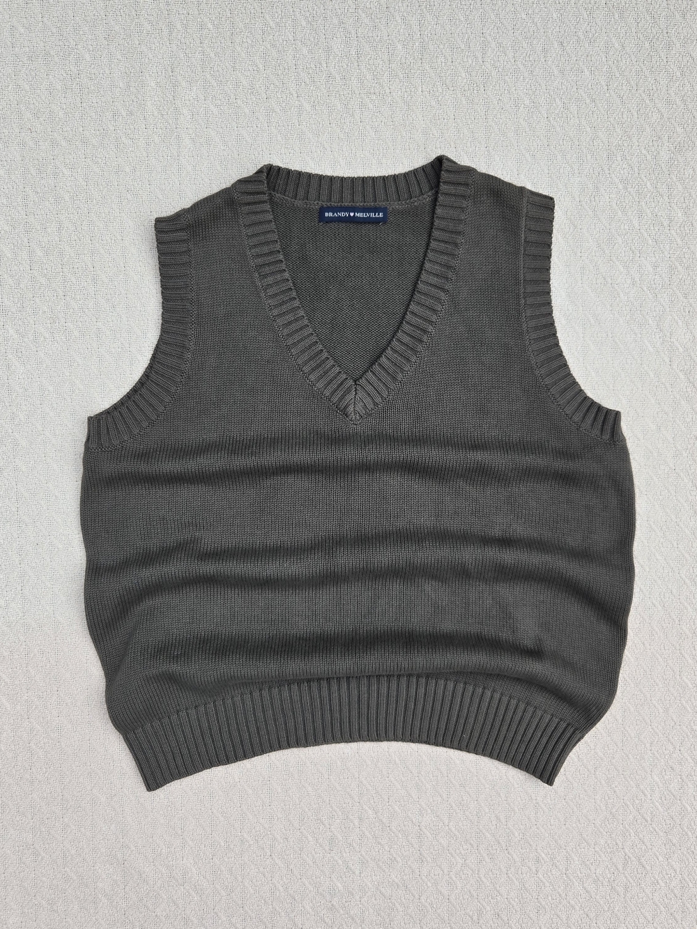 Brandy Melville Charcoal Ribbed V‑Neck Sweater Vest